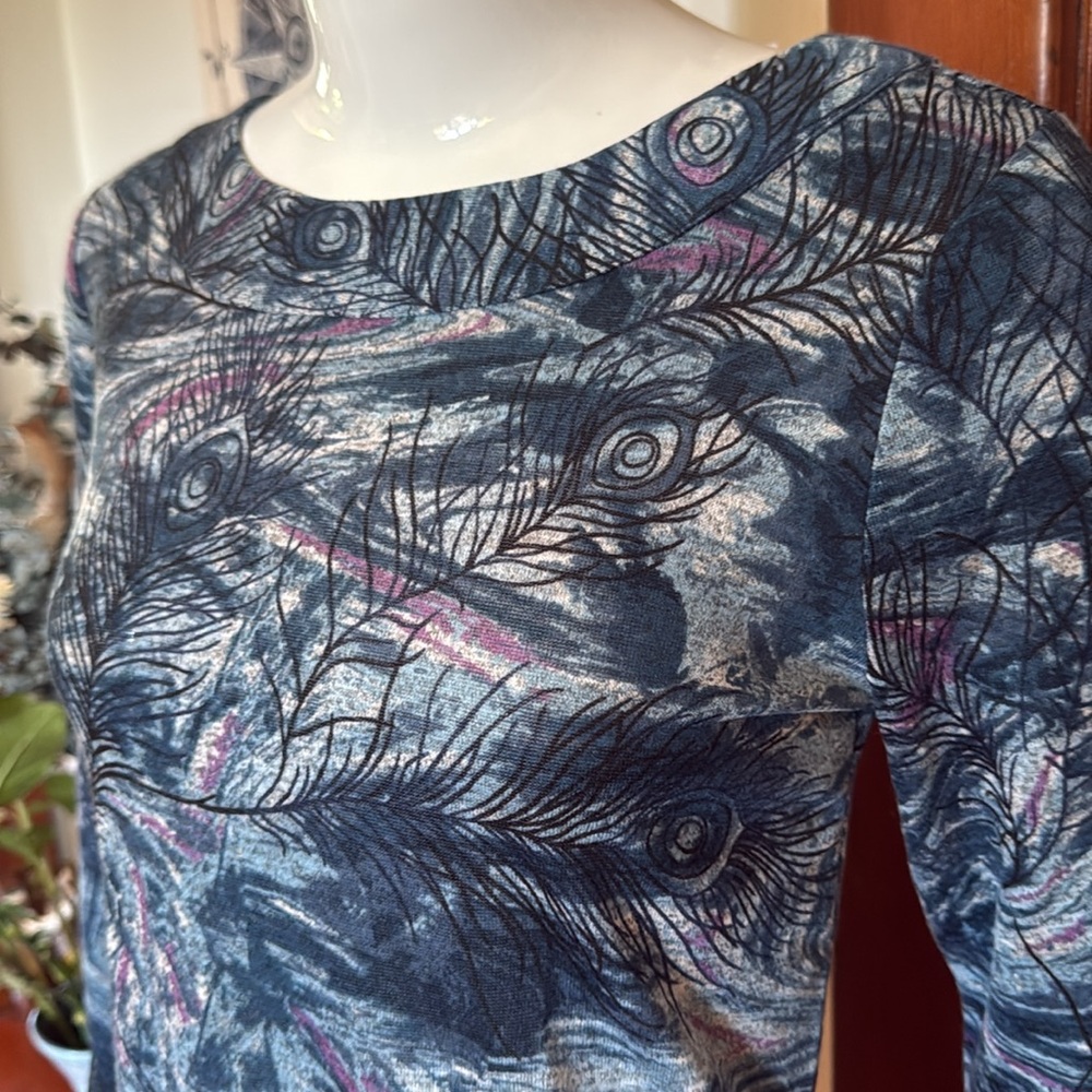 NWT northern reflections size small Peacock Feather Print Women's Top